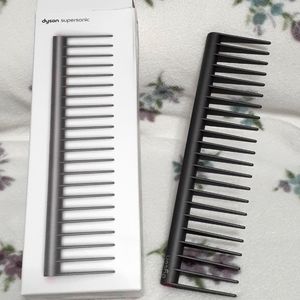 Dyson-designed Detangling comb (Iron/Fuchsia)